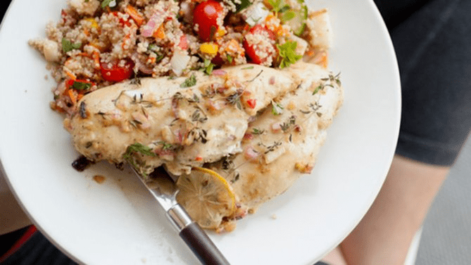 salmon sareng quinoa dina diet protéin