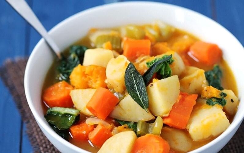 Stew sayur - piring anu sederhana sareng séhat dina menu pasien pankreatitis